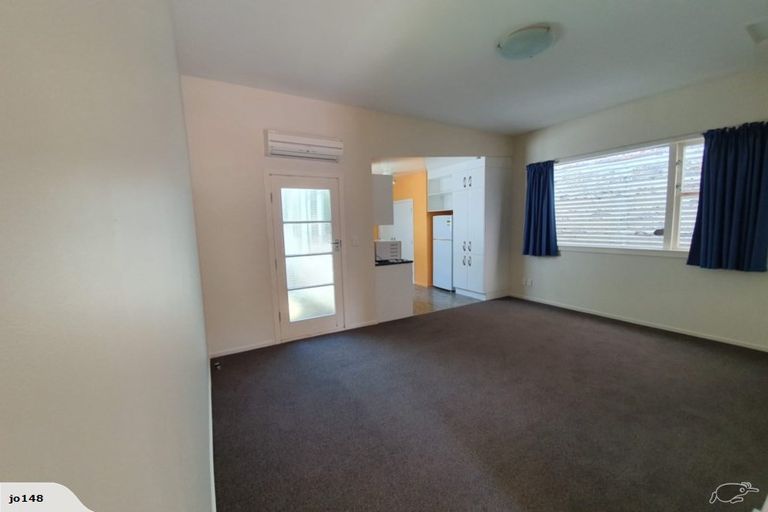 Photo of property in 51 Rolleston Street, Mount Cook, Wellington, 6021