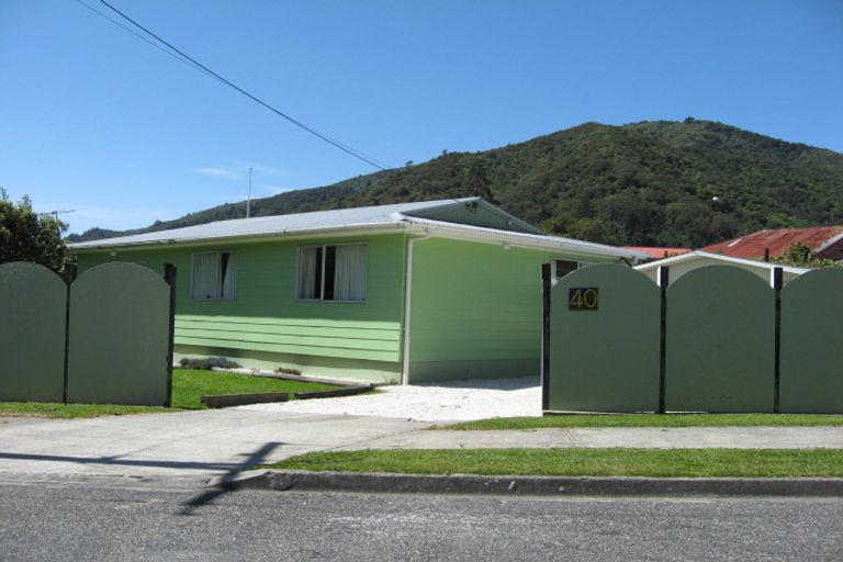 Photo of property in 40 Durham Street, Picton, 7220