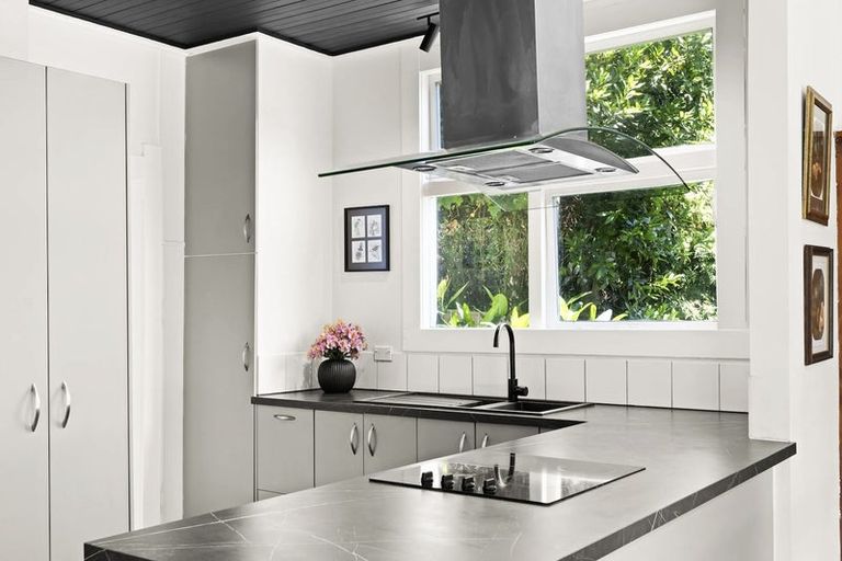 Photo of property in 45 Faraday Street, Hospital Hill, Napier, 4110