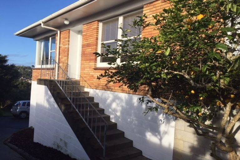 Photo of property in 2/58 Arran Road, Browns Bay, Auckland, 0630