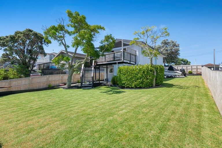 Photo of property in 84 Stanmore Bay Road, Stanmore Bay, Whangaparaoa, 0932