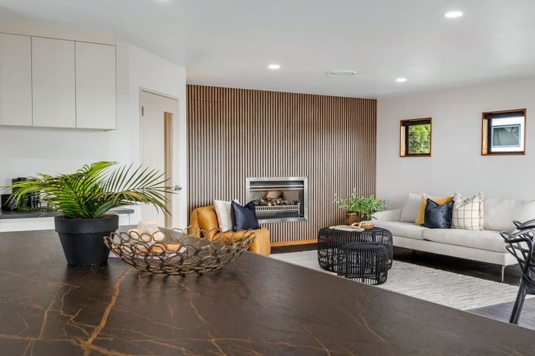 Photo of property in 52 Ruapehu Drive, Fitzherbert, Palmerston North, 4410