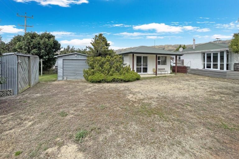 Photo of property in 12 Hawthorne Avenue, Patearoa, 9398