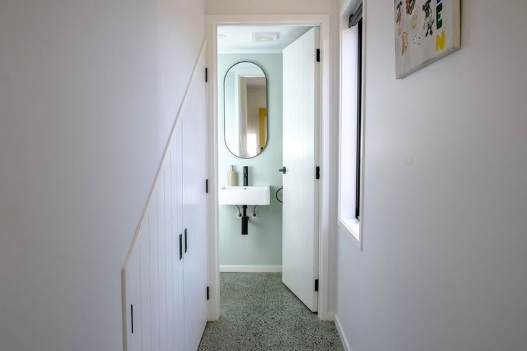 Photo of property in 1/90 Gloria Avenue, Te Atatu Peninsula, Auckland, 0610