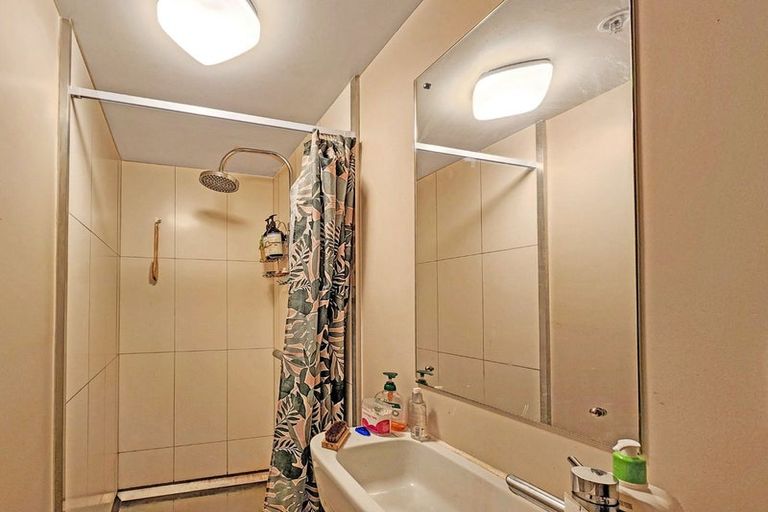 Photo of property in Vespa Apartments, 203/20 Hanson Street, Mount Cook, Wellington, 6021