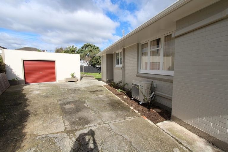 Photo of property in 6 Fawn Street, Cannons Creek, Porirua, 5024