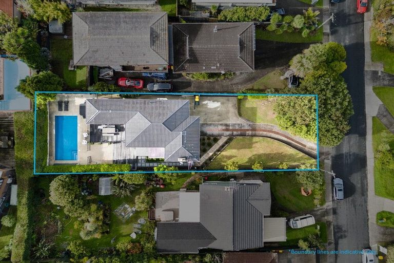 Photo of property in 55 Seaview Road, Castor Bay, Auckland, 0620