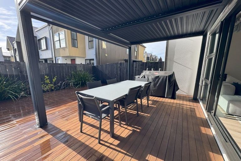 Photo of property in 40 Glidepath Road, Hobsonville, Auckland, 0616