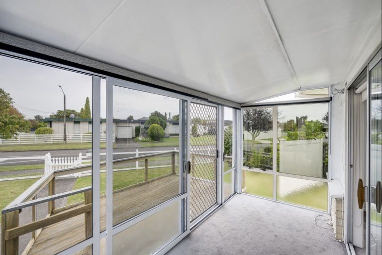 Photo of property in 4 Upham Crescent, Taradale, Napier, 4112