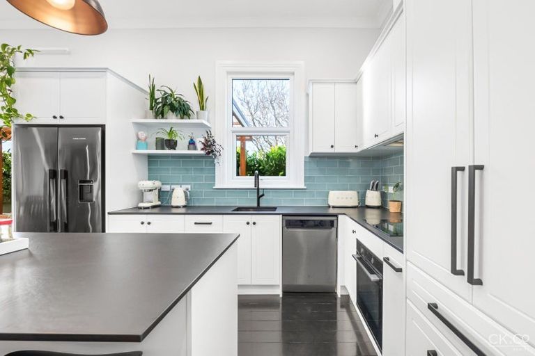 Photo of property in 82 Knights Road, Hutt Central, Lower Hutt, 5010