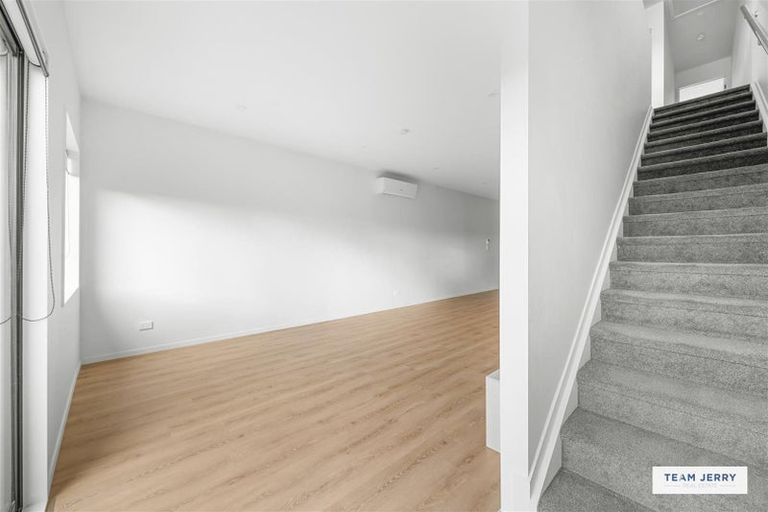 Photo of property in 63 Whare Kauri Road, Papakura, 2110