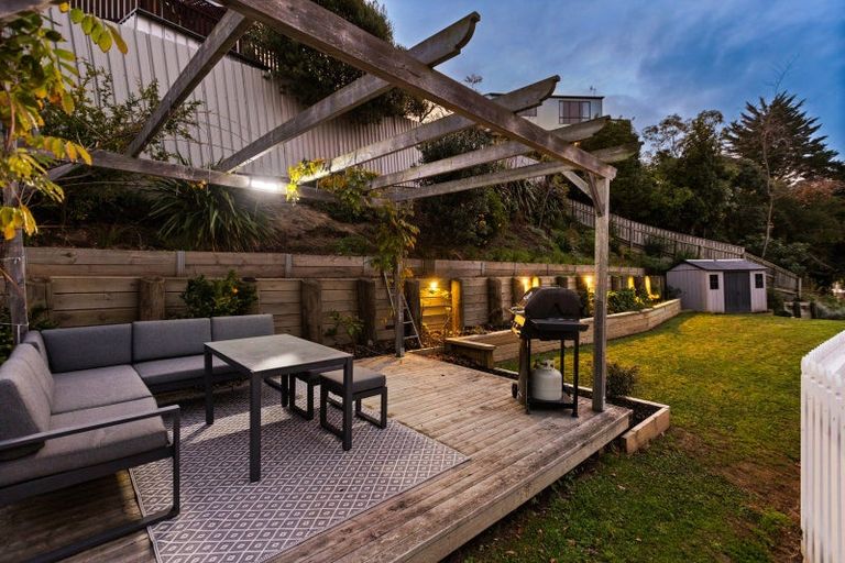 Photo of property in 32 Milton Road, Bluff Hill, Napier, 4110