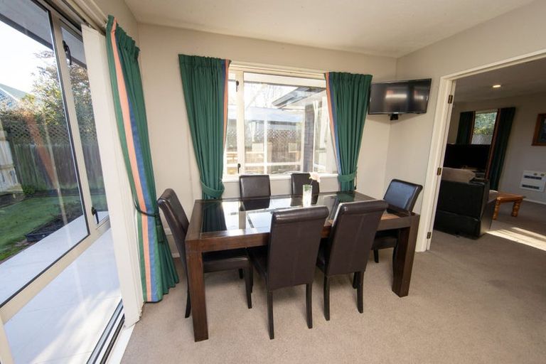 Photo of property in 2/134 Highsted Road, Casebrook, Christchurch, 8051