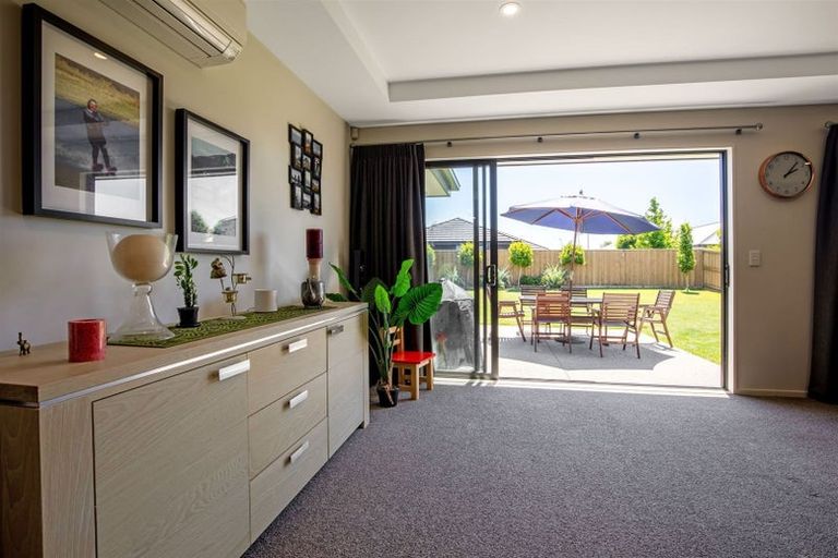 Photo of property in 85 Shillingford Boulevard, Rolleston, 7615