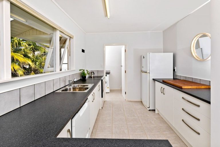 Photo of property in 87 Stredwick Drive, Torbay, Auckland, 0630