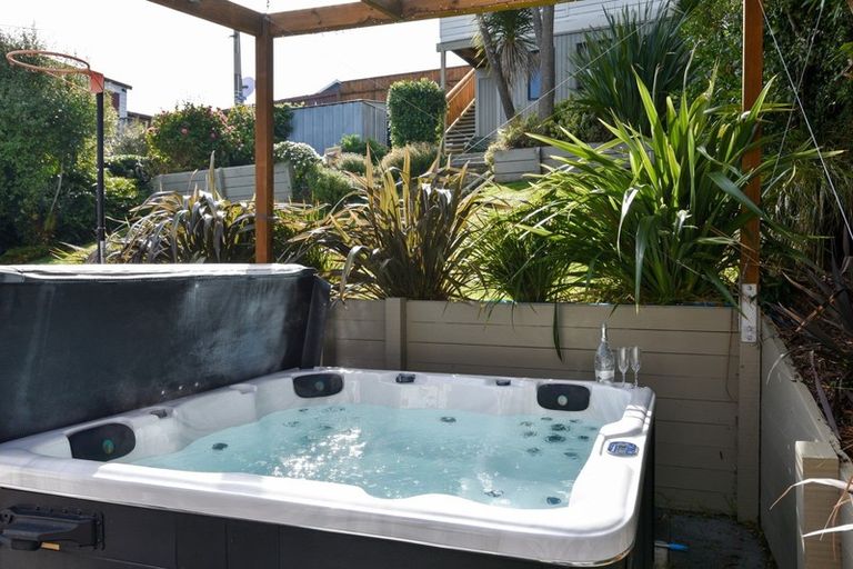 Photo of property in 44 Tomahawk Road, Andersons Bay, Dunedin, 9013