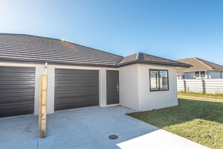 Photo of property in 6 Cross Street, Castlecliff, Whanganui, 4501