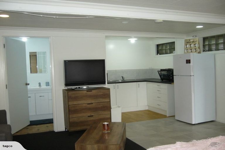 Photo of property in 23a Awanui Street, Merrilands, New Plymouth, 4312