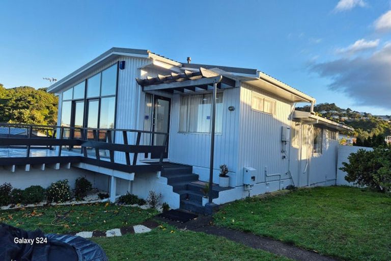 Photo of property in 17 Maple Grove, Maungaraki, Lower Hutt, 5010