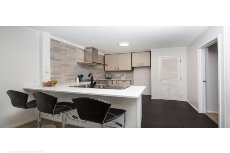 Photo of property in 2/74 Wellington Street, Howick, Auckland, 2014