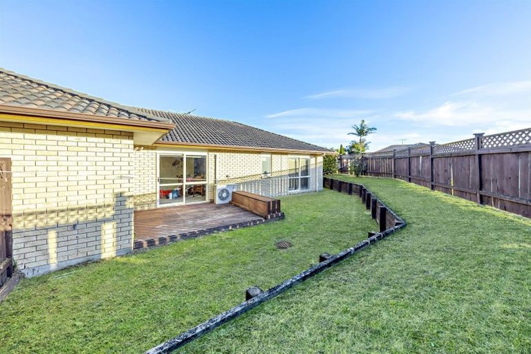 Photo of property in 12 Ironstone Place, Randwick Park, Auckland, 2105