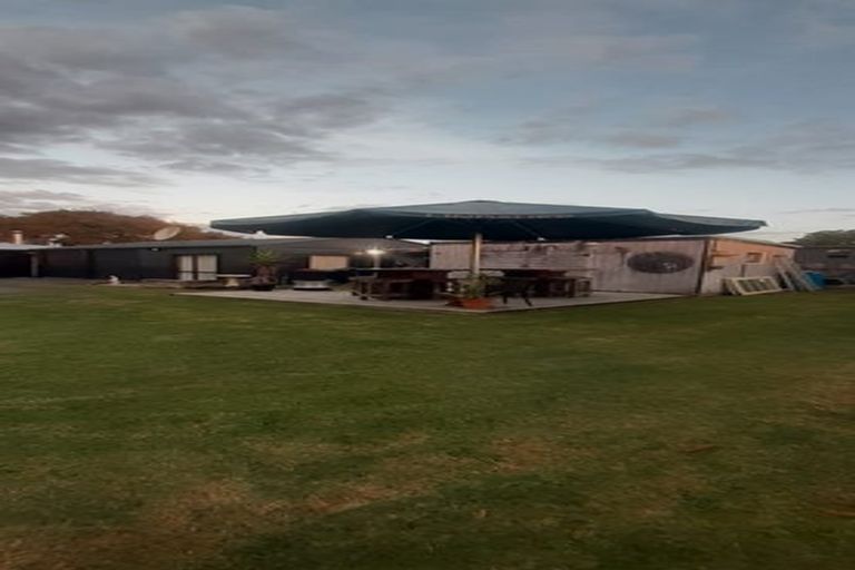 Photo of property in 992 Paerata Road, Paerata, Drury, 2676