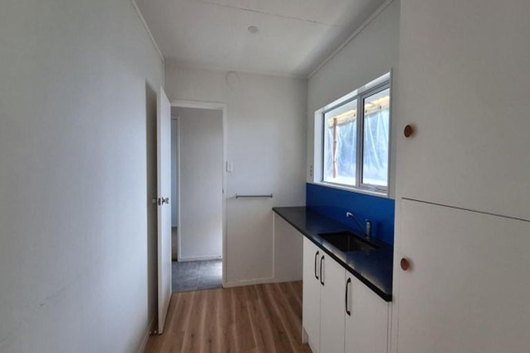 Photo of property in 26 Masterton Road, Rothesay Bay, Auckland, 0630