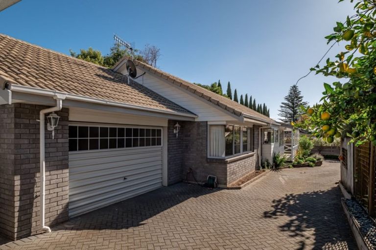 Photo of property in 384b Devonport Road, Tauranga South, Tauranga, 3112