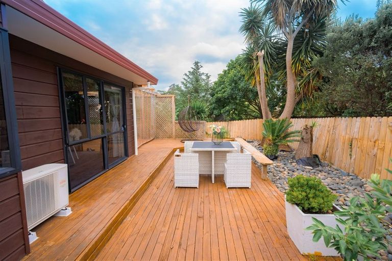 Photo of property in 1/75 Gosford Drive, Botany Downs, Auckland, 2010