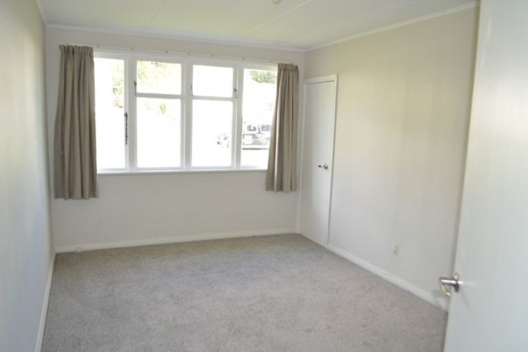 Photo of property in 4 Muturangi Grove, Elsdon, Porirua, 5022