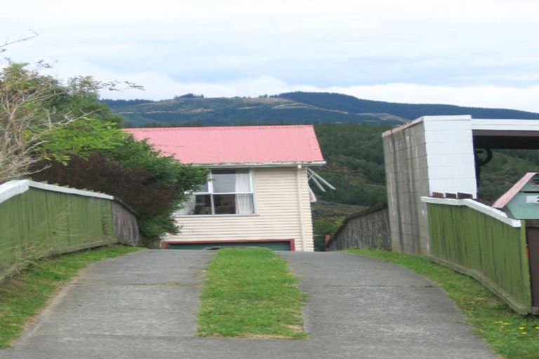 Photo of property in 12 Mount Marua Drive, Timberlea, Upper Hutt, 5018