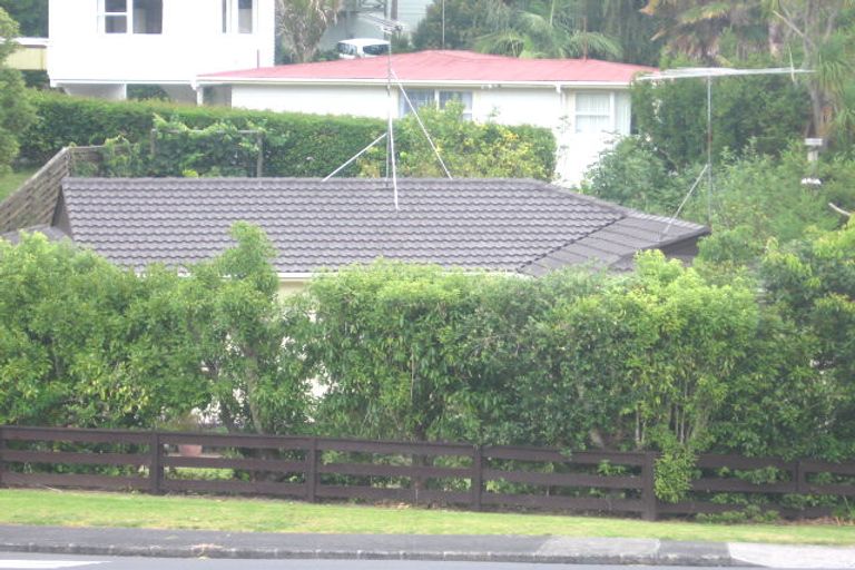 Photo of property in 72 Peach Road, Glenfield, Auckland, 0629