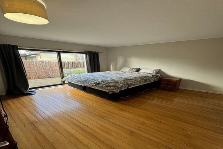 Photo of property in 19 Golf Road, New Lynn, Auckland, 0600