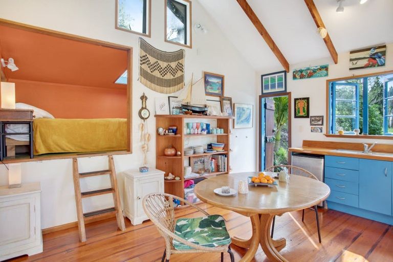 Photo of property in 24 Florance Avenue, Russell, 0202