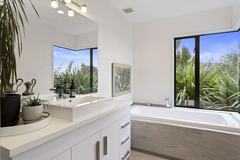 Photo of property in 15 Kiteroa Place, Cashmere, Christchurch, 8022