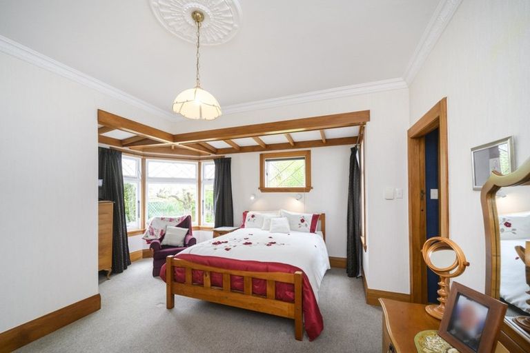 Photo of property in 16 Manapouri Crescent, Hokowhitu, Palmerston North, 4410