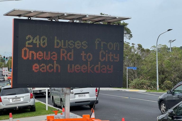 Photo of property in 3e/20 Ian Marwick Place, Birkenhead, Auckland, 0626