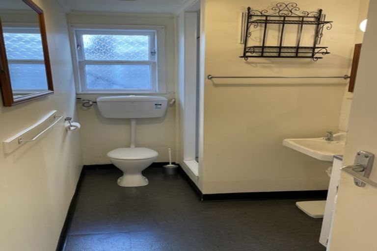 Photo of property in 20 Roxburgh Street, Mount Victoria, Wellington, 6011