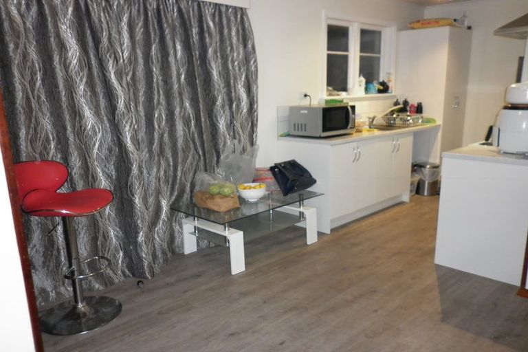 Photo of property in 43 Totara Park Road, Clouston Park, Upper Hutt, 5018