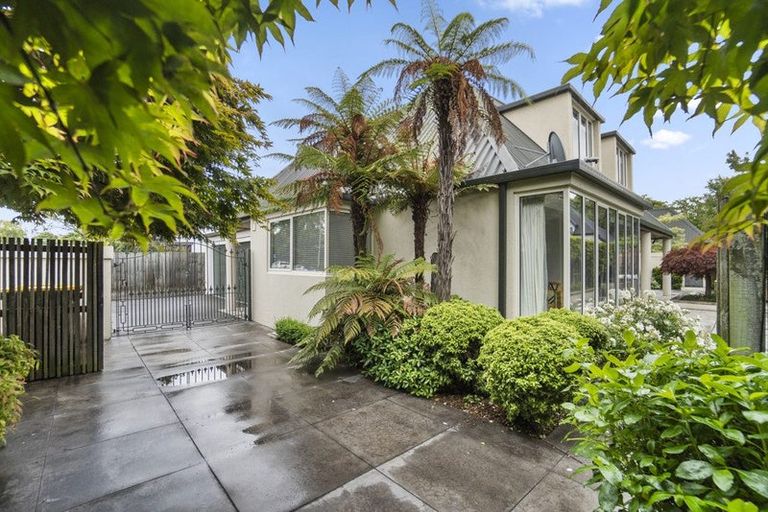 Photo of property in 95 Clyde Road, Ilam, Christchurch, 8041