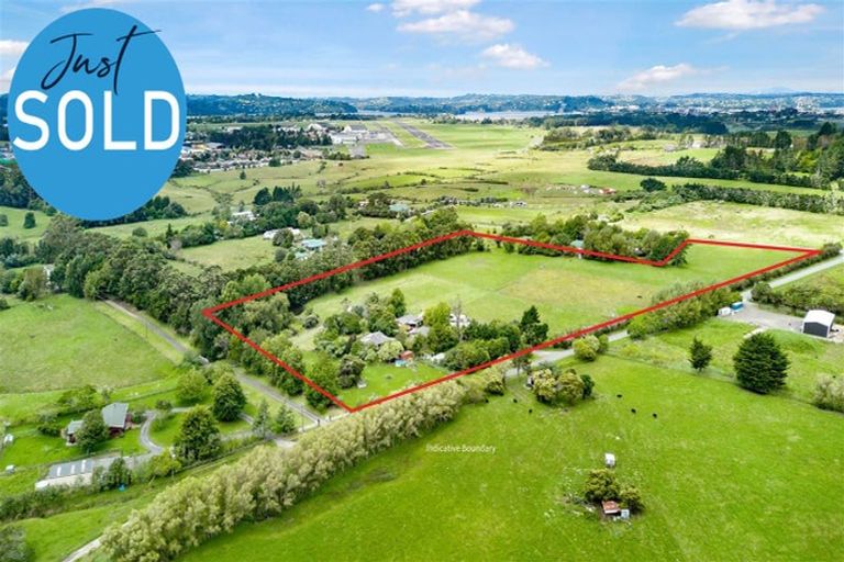 Photo of property in 10 Spedding Road, Whenuapai, Auckland, 0618