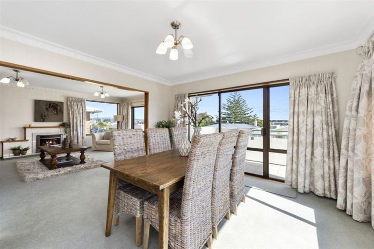 Photo of property in 39 Pitau Road, Mount Maunganui, 3116