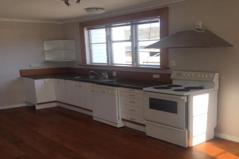 Photo of property in 83 Molesworth Street, Taita, Lower Hutt, 5011