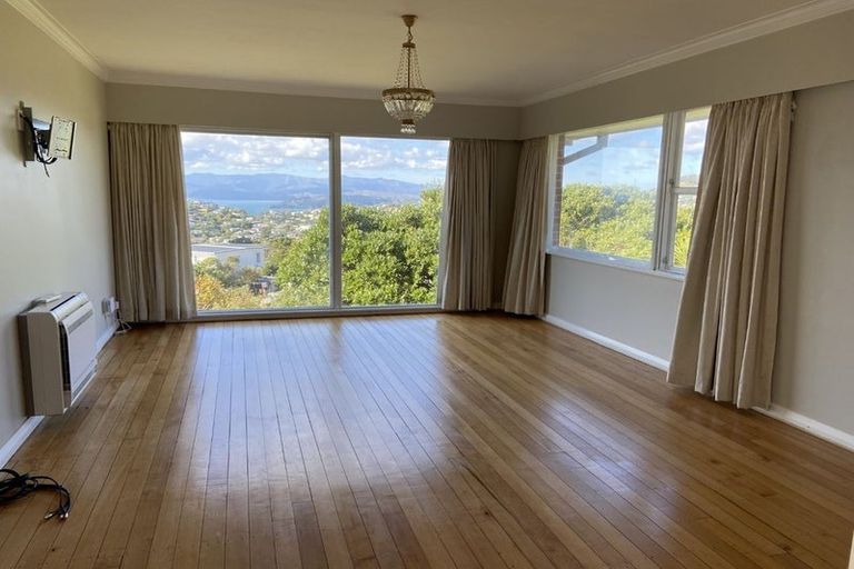 Photo of property in 37 Huntleigh Park Way, Ngaio, Wellington, 6035
