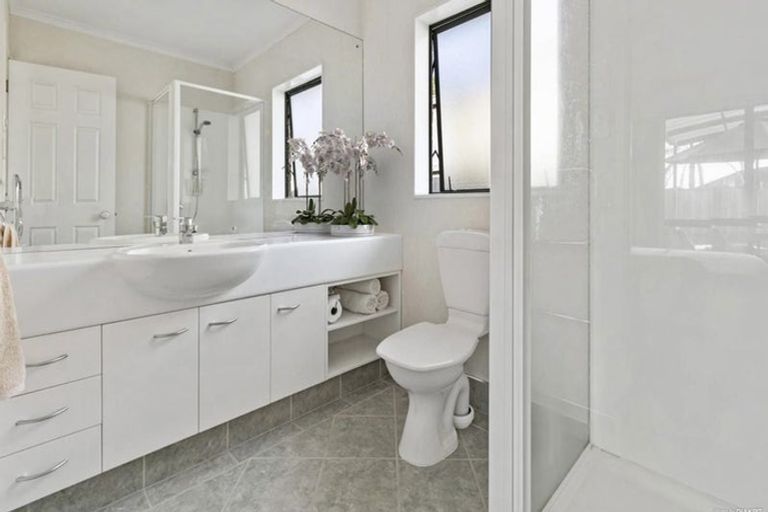 Photo of property in 5 Belsera Court, Northpark, Auckland, 2013