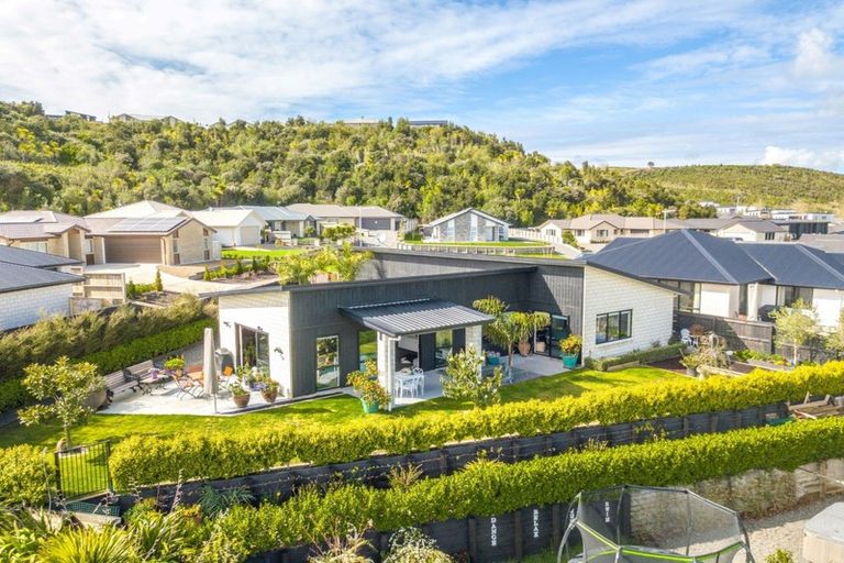 Photo of property in 9 Ellesmere Close, Pyes Pa, Tauranga, 3112