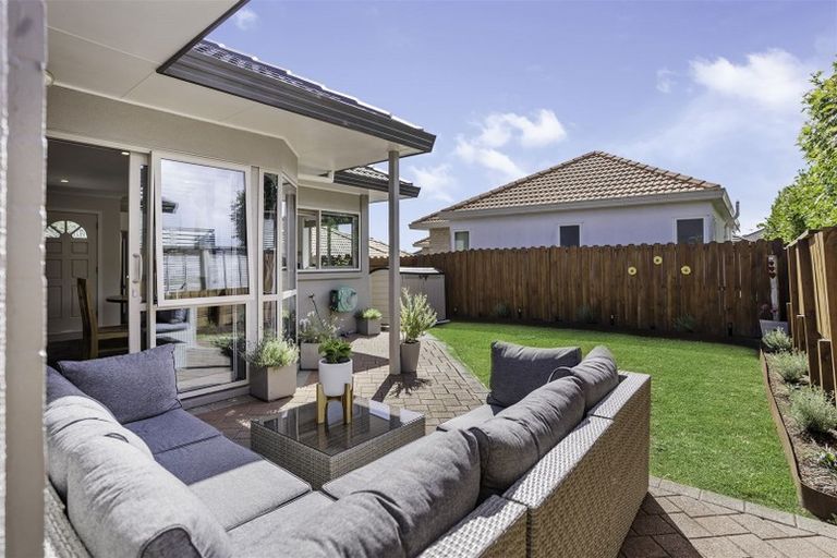 Photo of property in 81d Mirrabooka Avenue, Botany Downs, Auckland, 2010