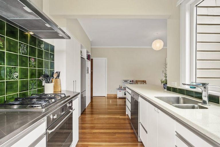 Photo of property in 109 Freyberg Street, Lyall Bay, Wellington, 6022