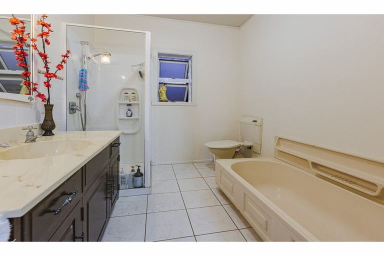 Photo of property in 107 Pah Road, Cockle Bay, Auckland, 2014