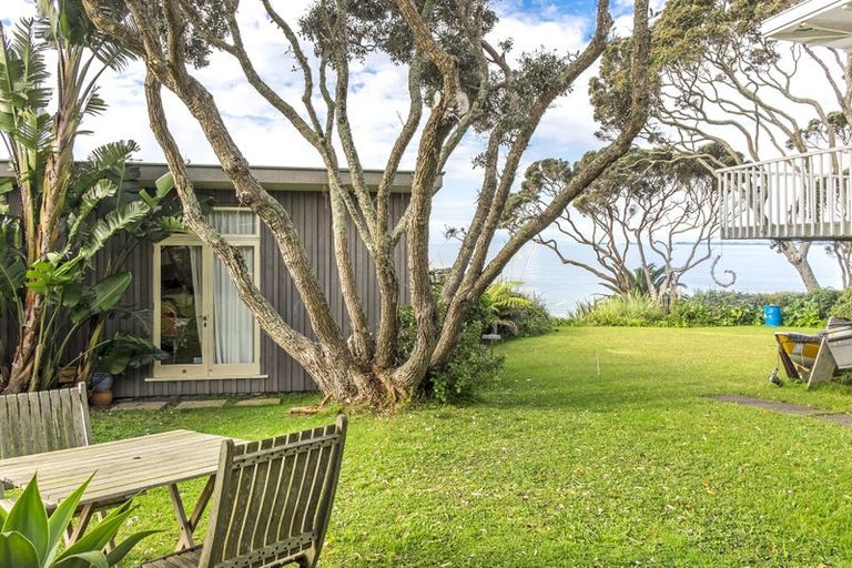 Photo of property in 27 Bournemouth Terrace, Murrays Bay, Auckland, 0630